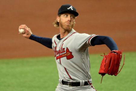 Mike Foltynewicz made an average salary of $5,475,000 in 2019.